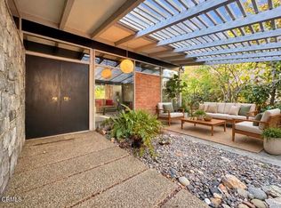 925 Monarch Dr, La Canada Flintridge, CA 91011