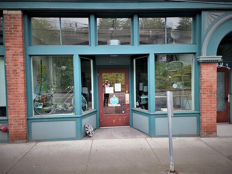1st image of 611 Eastlake Ave E
