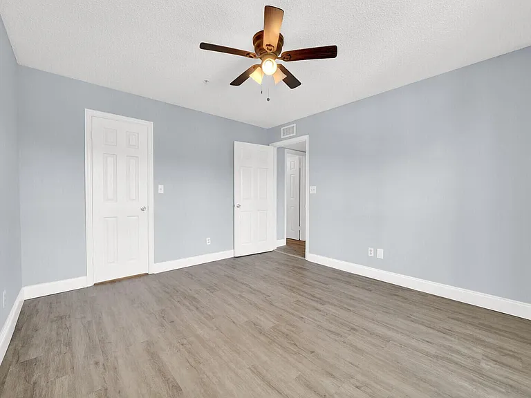 2301 N Congress Ave #25 — Photo 15