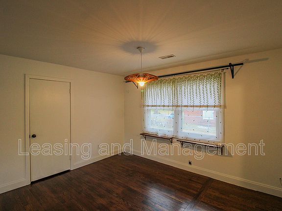 5th image of 2628 Lilac Ave