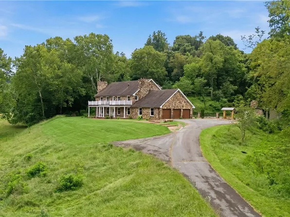 131 Loretto Ln, Parkersburg, WV 26101