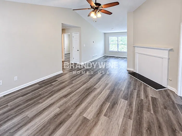3 bed, 2.0 bath, 1106 sqft, $1,645 — Photo 4
