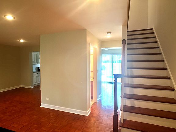 4th image of 447 Congress Ct