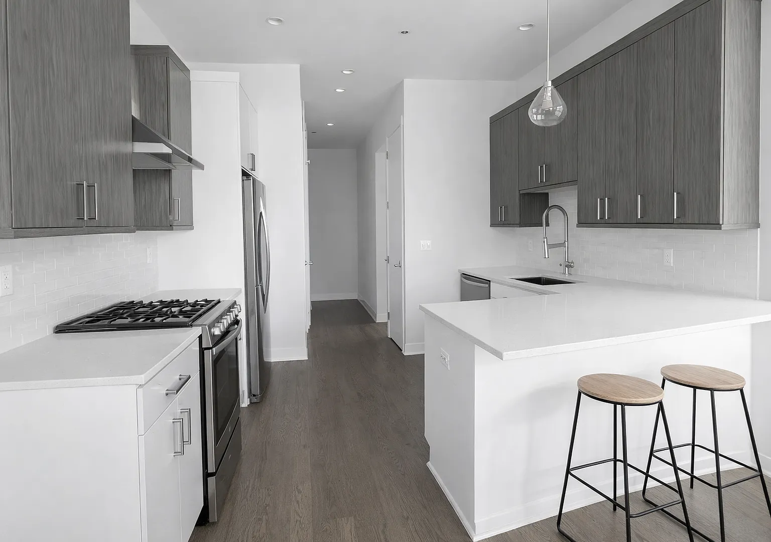 1 bed, 700 sqft, $2,150 — Photo 2