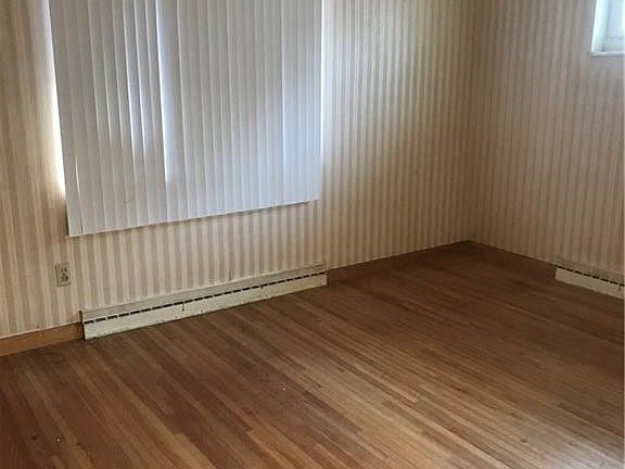 5th image of 2726 Sandalwood Ave