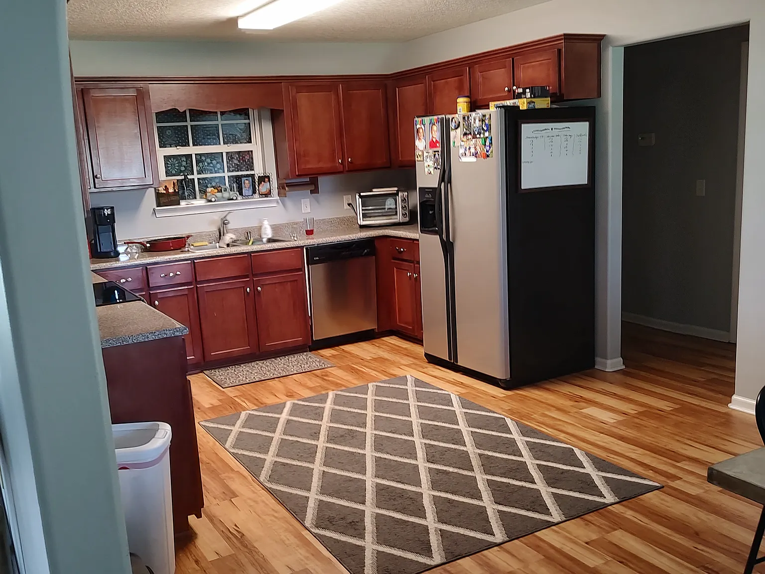 3 bed, 1700 sqft, $800 — Photo 2