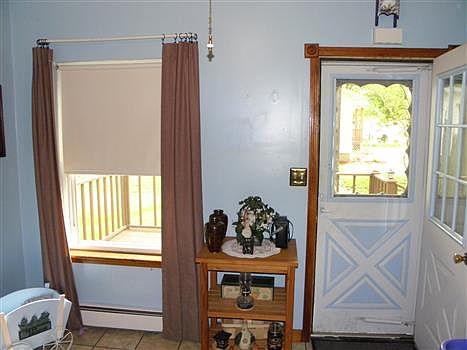 5th image of 10026 Seeley St