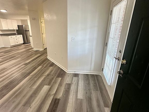 5th image of 101 Collegiate Ct APT 6