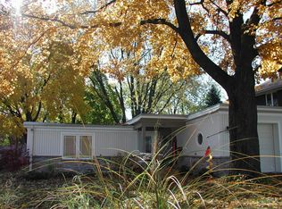 813 Indiana St, Saint Charles, IL 60174