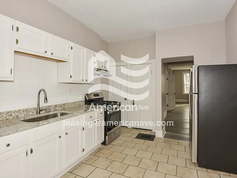 1348885_008_wm_-_kitchen_13448160.jpg