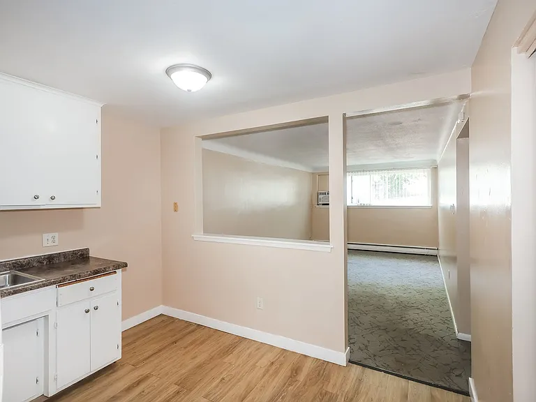 1015 York Ave — Photo 8