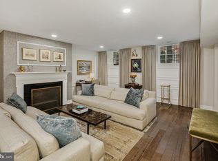 910 Spruce St APT 1, Philadelphia, PA 19107
