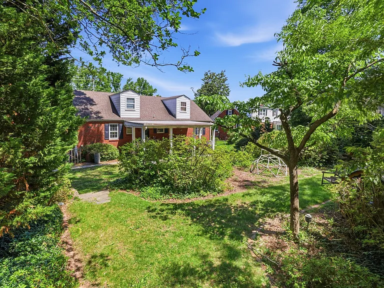 7322 Edmonston Rd — Photo 52