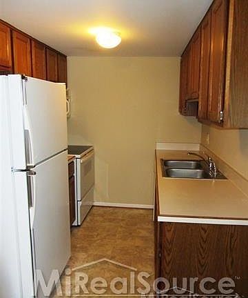 3rd image of 27798 Harrison Woods Ln