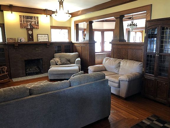 2nd image of 260 W 2nd St #1