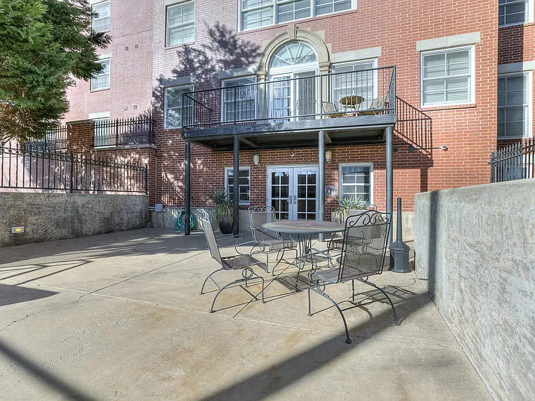 1209 N Harvey Ave #303 — Photo 24