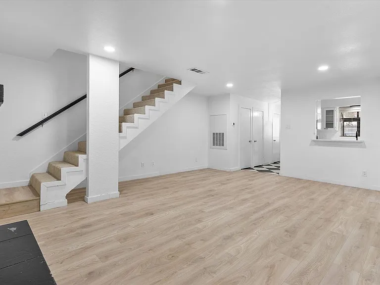 5505 Live Oak St #16 — Photo 4