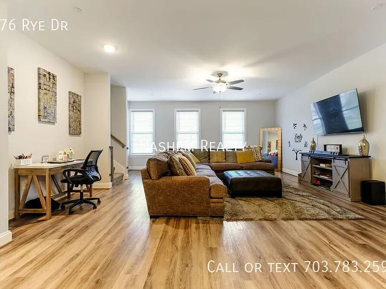 976 Rye Dr — Photo 6