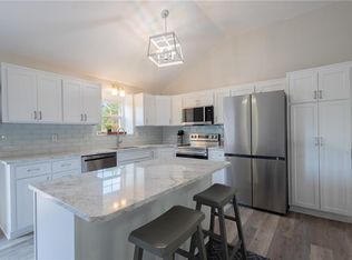 128 SW Tess Ct, Lees Summit, MO 64081