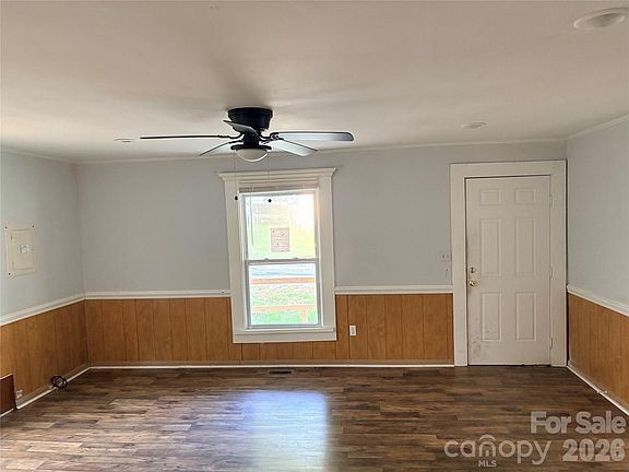 2nd image of 102 York St