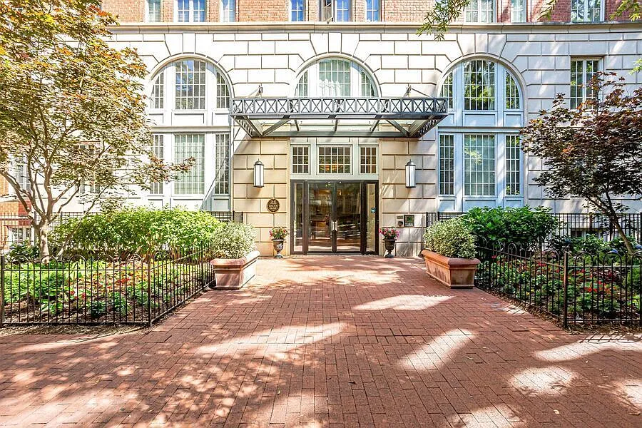 Building Photo - 1441 Rhode Island Ave NW #106