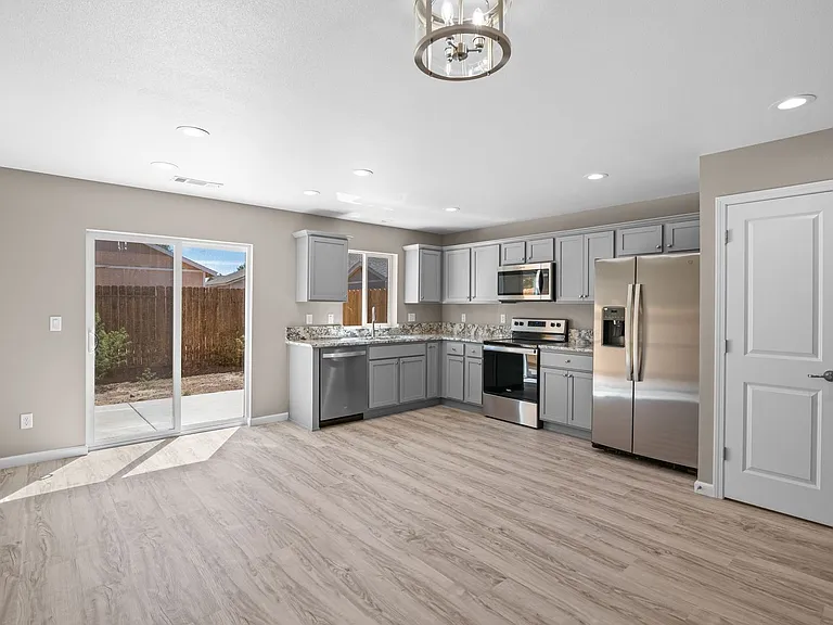 Starlite Homes LLC - 785 — Photo 6