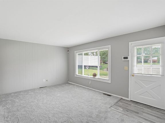 5th image of 1855 Bluehill Dr