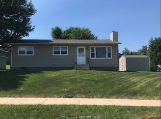 1719 Minuteman Dr, Rapid City, SD 57701