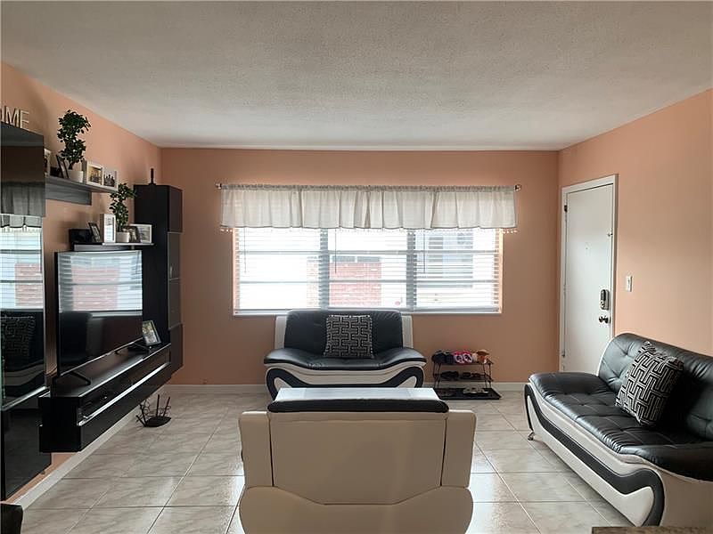 1st image of 3550 NW 8th Ave APT 416