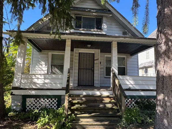 3302 E 105th St, Cleveland, OH 44104