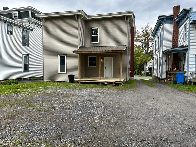 114 S Melcher St — Photo 30