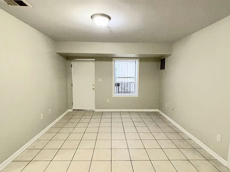 132 Fabyan Pl #1 — Photo 4