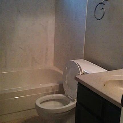 2nd image of 1450 Castle Glen Dr