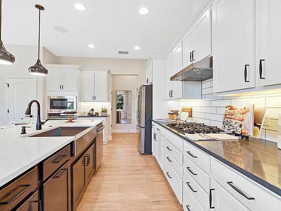 Sprawling kitchen countertops