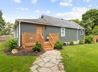 35W532 Hillcrest Ave, Saint Charles, IL 60174