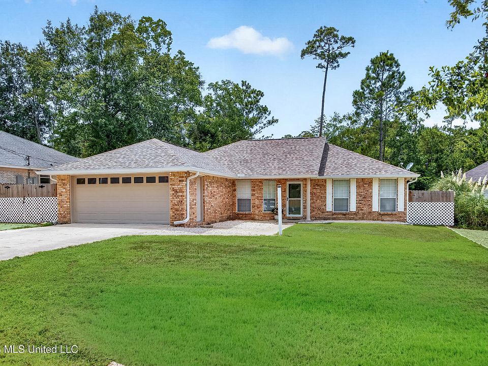 1st image of 79297 Diamondhead Dr E