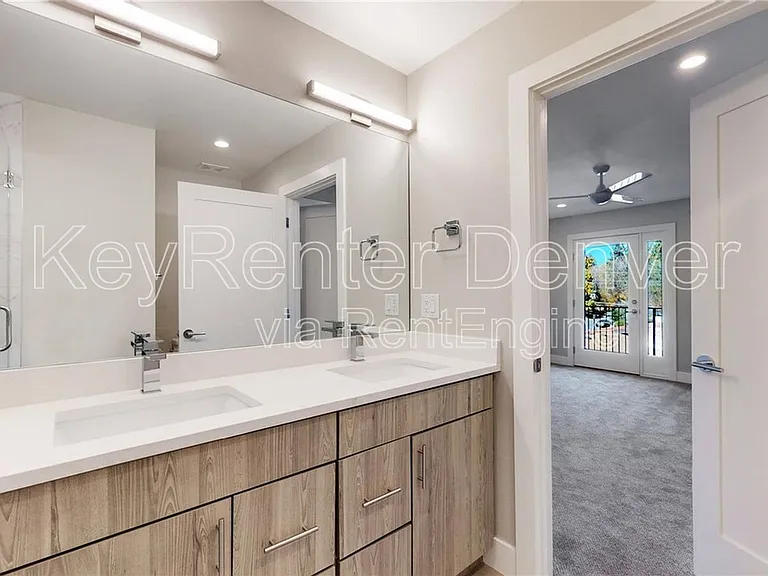 1930 N Grove St #3 — Photo 11