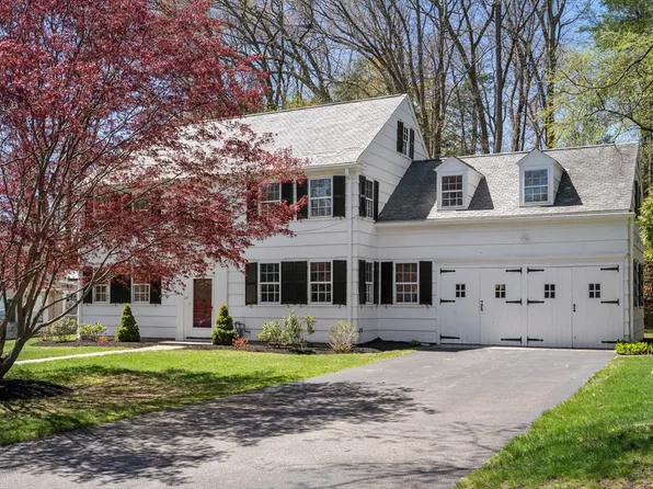 23 Thackeray Rd, Wellesley, MA 02481