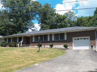 910 Woodland Ave, Corydon, IN 47112