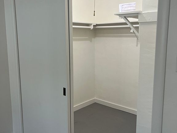 walkin closet