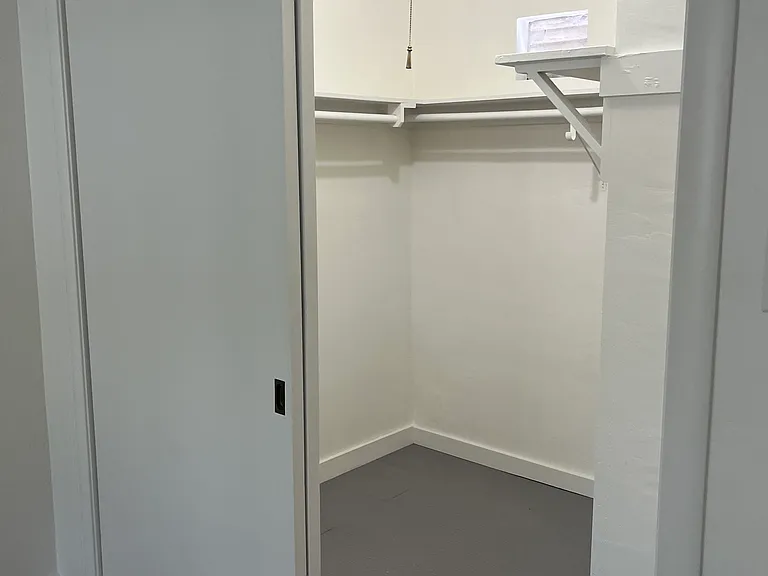 walkin closet