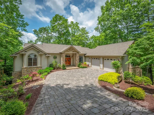 206 Tom Fazio Trce, Hendersonville, NC 28739
