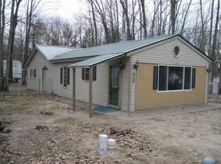 514 Ithaca St, Harrison, MI 48625