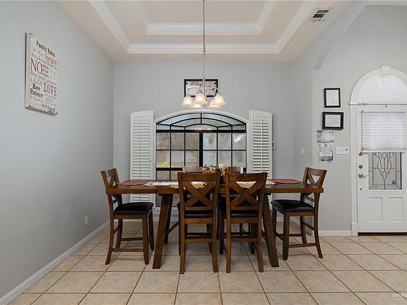 2nd image of 3105 Wisteria Dr