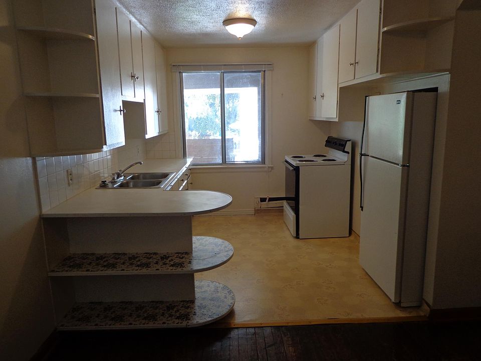 1st image of 549 N Water Ave APT 3