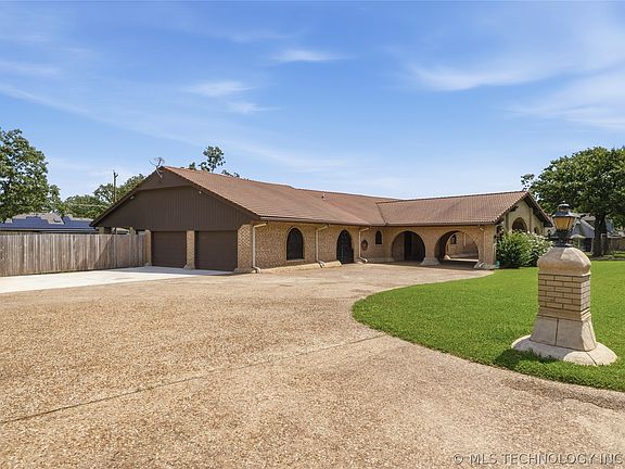 3rd image of 403 Quail Creek Rd