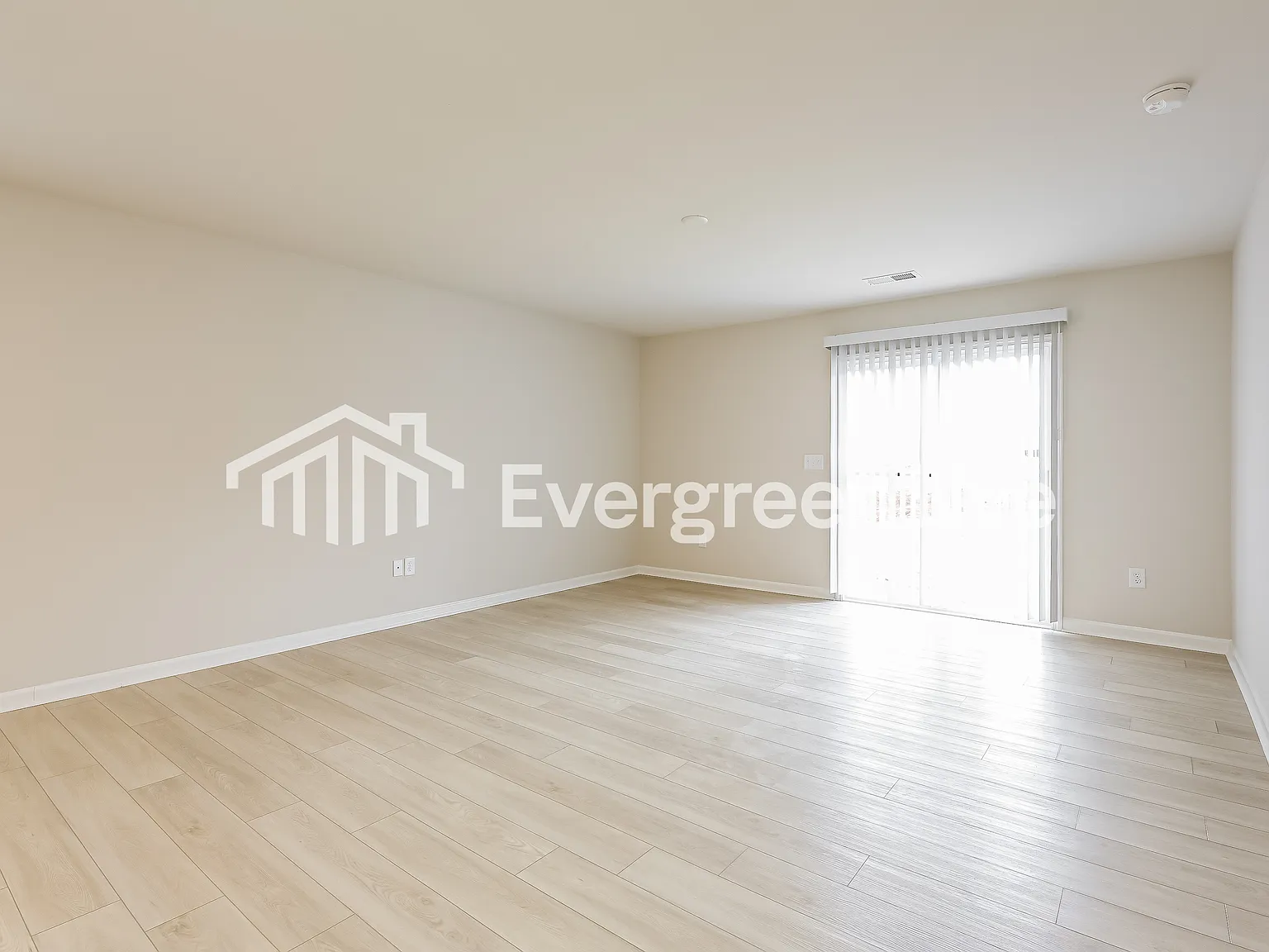 5 bed, 2.0 bath, 2307 sqft, $2,120 — Photo 4