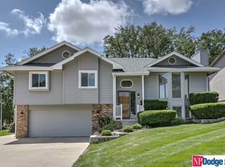 16611 Cedar Cir, Omaha, NE 68130