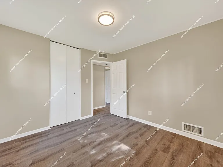 37863 Wendy Lee St — Photo 16