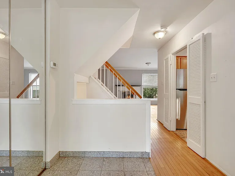 6060 Hollow Knoll Ct — Photo 4